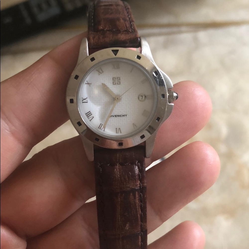 Givenchy new ladies watch - Picture 3 of 3